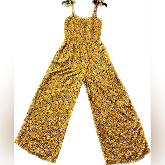 Hollister Pants - NWT Hollister Women’s Yellow Floral Jumpsuit Wide Leg Tie Straps Size M